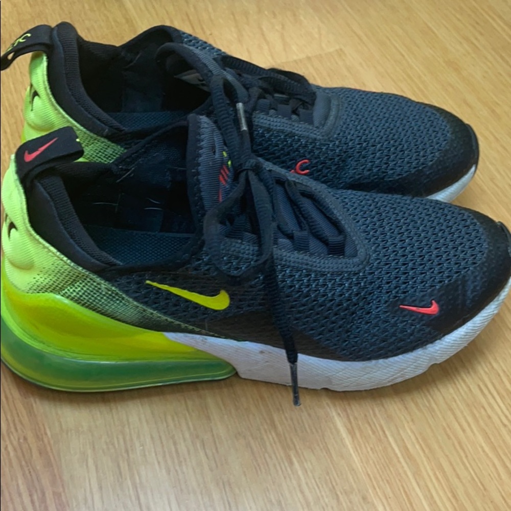 Nike shoes big kid